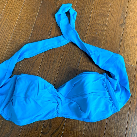 Swim top 🌸 - Picture 1 of 2